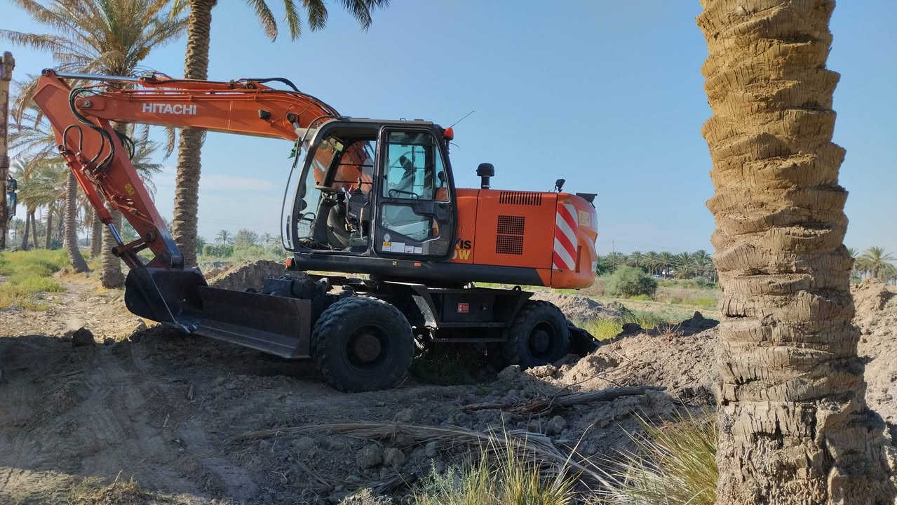 دفن البتالو وتفليش البيوت  ورفع النقاض وقلع القطع بسعار. مناسبه رقم الهاتف ***********
