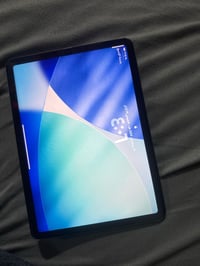 ايباد اير 4 • ذاكره 64 • كيبورد