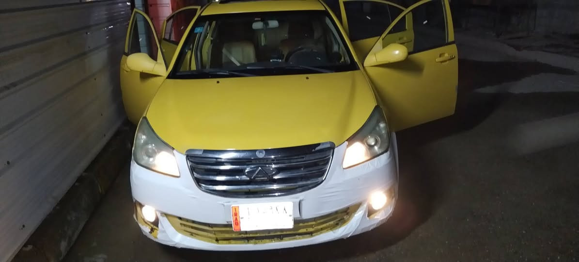 سلام عليكم شيري E5
(2014)تكسي كير محرك بلادي رقم واسط مشروع وطني السنوية باسمي (لل 27) كامله مكمله نقصها راديتر مزروفه ابيع نقص تبريد.. كهربائيات صدر باتري منضومه بانزين كلها عليها ادامه  عنواني بغداد الشرطه الخامسه رقم الهاتف..وبيه واتساب *********** رايدها (((مراوس بخصوصي))) اصفيها هيئه وغرامات عليه. كلشي واضح عندك مراوس تعال خاص او واتساب بغداد, العراق
