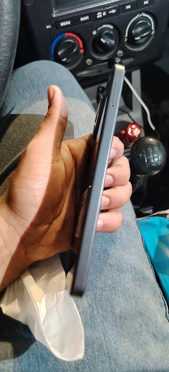 السلام عليكم تكنو بوفا 7 5G
ذاكرة 256 عشوائية 8+8
90 فريم بوبجي 
144 هرتزية الشاشة 
اندرويد 15 
كارتونته وياه وشاحنته الاصلية وياه 
السعر 300 التواصل 
***********
