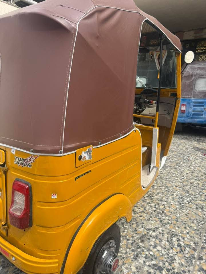 السلام عليكم تكتك للبيع مديل 2020 شهر ١١ رقم وسنويه بغداد انكليزي مكينه نضيفه كشره نض
