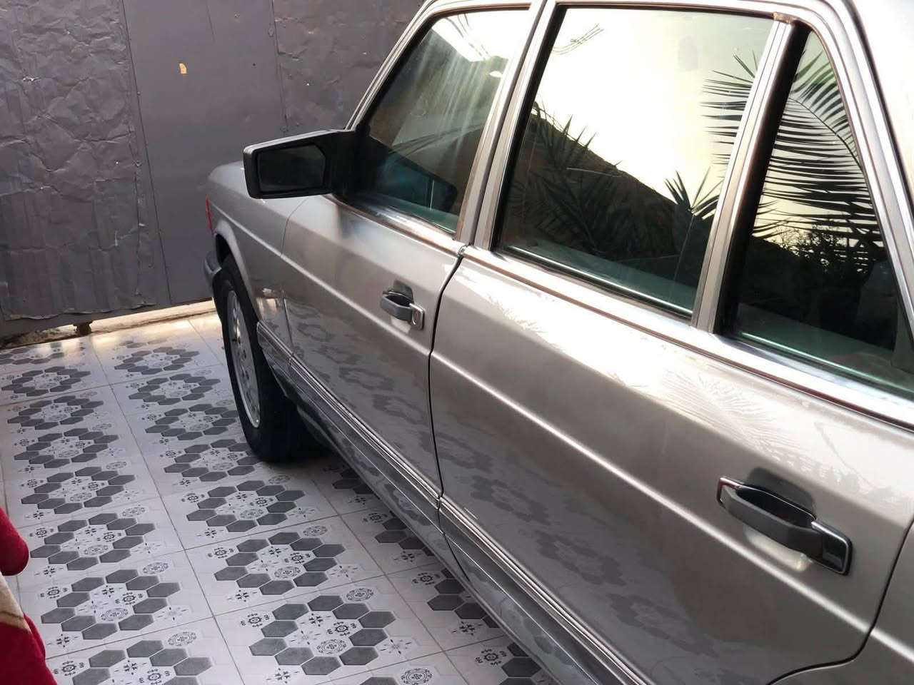 سلام عليكم سياره مارسيدس رئاسي للبيع موديل 86 محورة مكينه وكير بط 3 الاف سياره جاهزة من كلشي الف دينار مذب عليها سياره احله من الصور مصبوغه جماليه لا ضربه ولا تبديل قطرة خياس ما بيها سعرها 65 بيها مجال بسيط للشراي مكلف بالنشر ما متواجد علئ الفيس مكان السيارة واسط ***********
