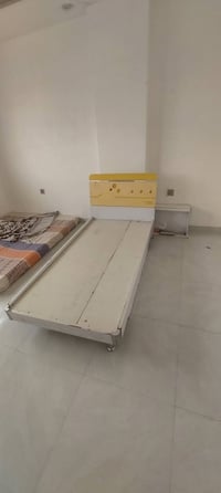 تخت مفرد للبيع ٢٥ الف 07518506031 تخت