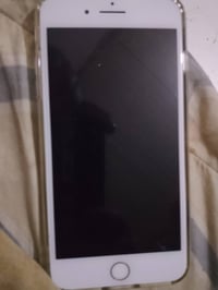 ايفون 7بلاس للبيع جهاز نضيف مبدل بطاريه وكاله شحن مايصرف جهاز حلو ومرت...