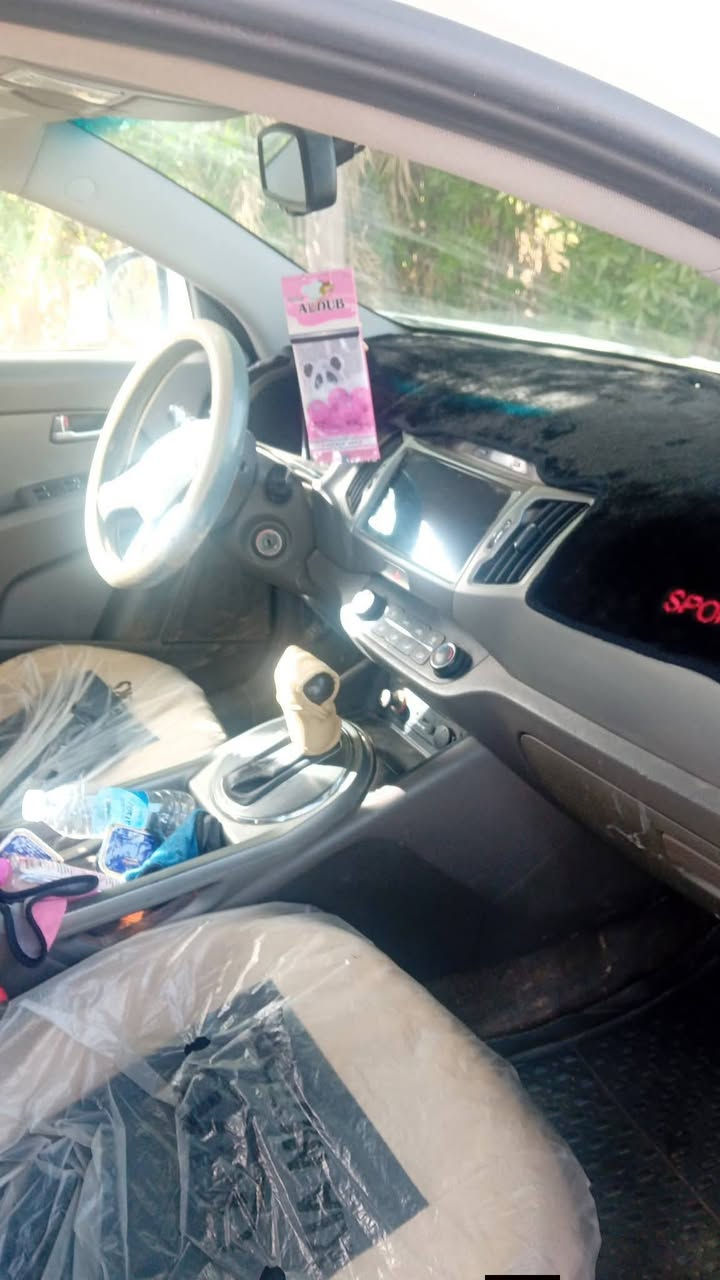 سبورتج ٢٠١٢  مكفووول  بانوراما خليجي محرك ٢٠٠٠  ماشيه ٩٠ الف .سنويه باسمي  مكانها ابي غريب  السعر  ١٥٥
***********
