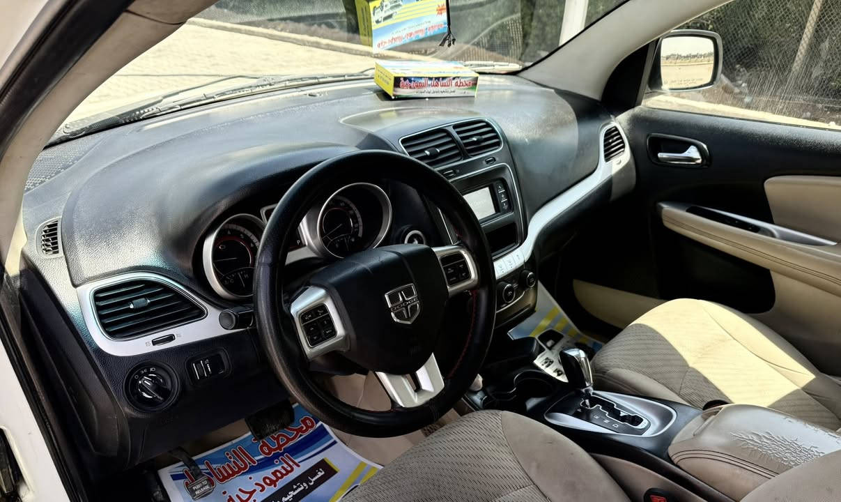 دوج جورني للبيع (4سلندر)
مكينة (2400)
مديل/2014
((7راكب))
سيارة اقتصادية 

سيارة 1_بصمة2_تبريد((3قطع)) 

رقم سيارة بغداد دولي ب اسمي سيارة وتتحول بأي مكان تريد 

سيارة حلوة ونظيفه خير من الله

سعر ((118وبيه مجال انشالله))

‭ 0770 676 3348‬
