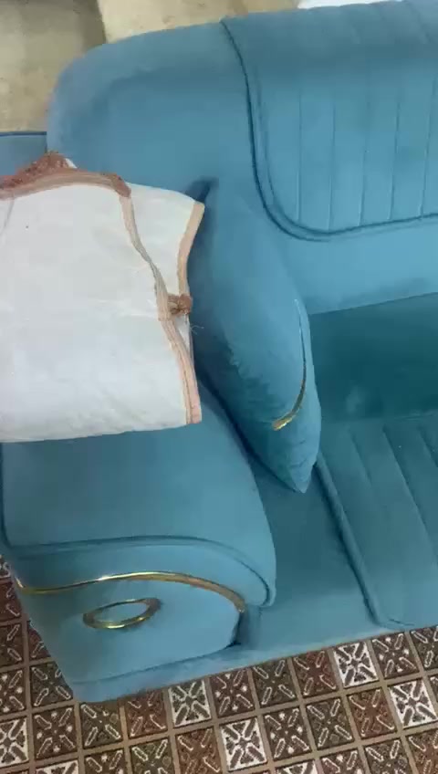 السلام عليكم
متوفر كرويتات جدد استخدام قليل سعرهن ٨٠٠الف وبيهن مجال حك الجيه الشراي يتصل وبخدمته
هاتف/***********
 مكانهن "البصره ابي الخصيب حمدان"
