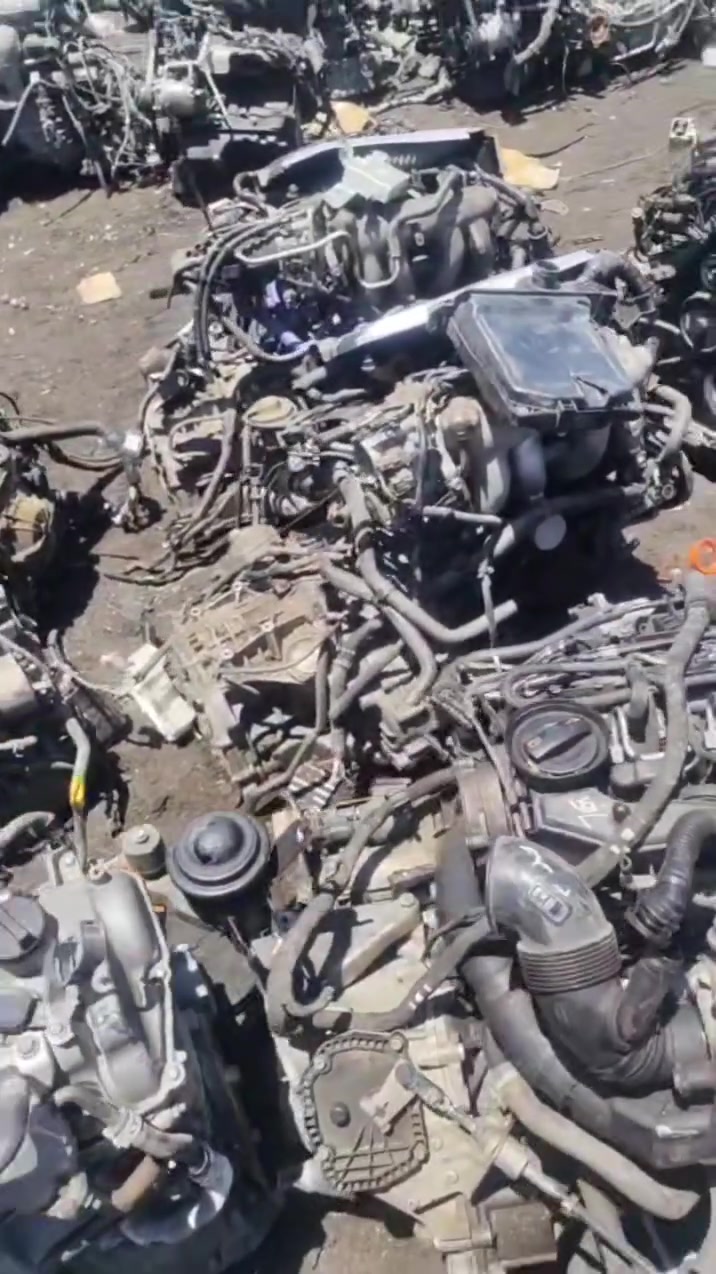 موجود عندنا تشكيلة محركات نيسان (Twin Cam 16 Valve) "صدام" نظاف وعلى الفحص، زي ما أنتم شايفين بالفيديو الكمية محرزة وموجود برا وجوا المحل (في 7 حبات جوا غير اللي برا).
ومش بس محركات، كل اللي بتعتازه لنيسان موجود من قيار، روديترات، وقطع جيبات.. كله موجود وشغال نار.
القطع نظيفة وما عليها كلام، والأسعار إن شاء الله ما بنقصر معكم فيها.
للاستفسار والتواصل: أسامة زريقات
رقم التلفون: 0792033726
الموقع: القويسمة - المدينة الصناعية
حياكم الله وما بصير خاطركم إلا طيب
 @ [122197839644396560:49210:@إشارة] 
 اسامة عثمان الزريقات


**إذا كنت صاحب هذا الإعلان وتريد حذفه لأي سبب، رجاءا أرسل رسالة إلى الدعم الفني**