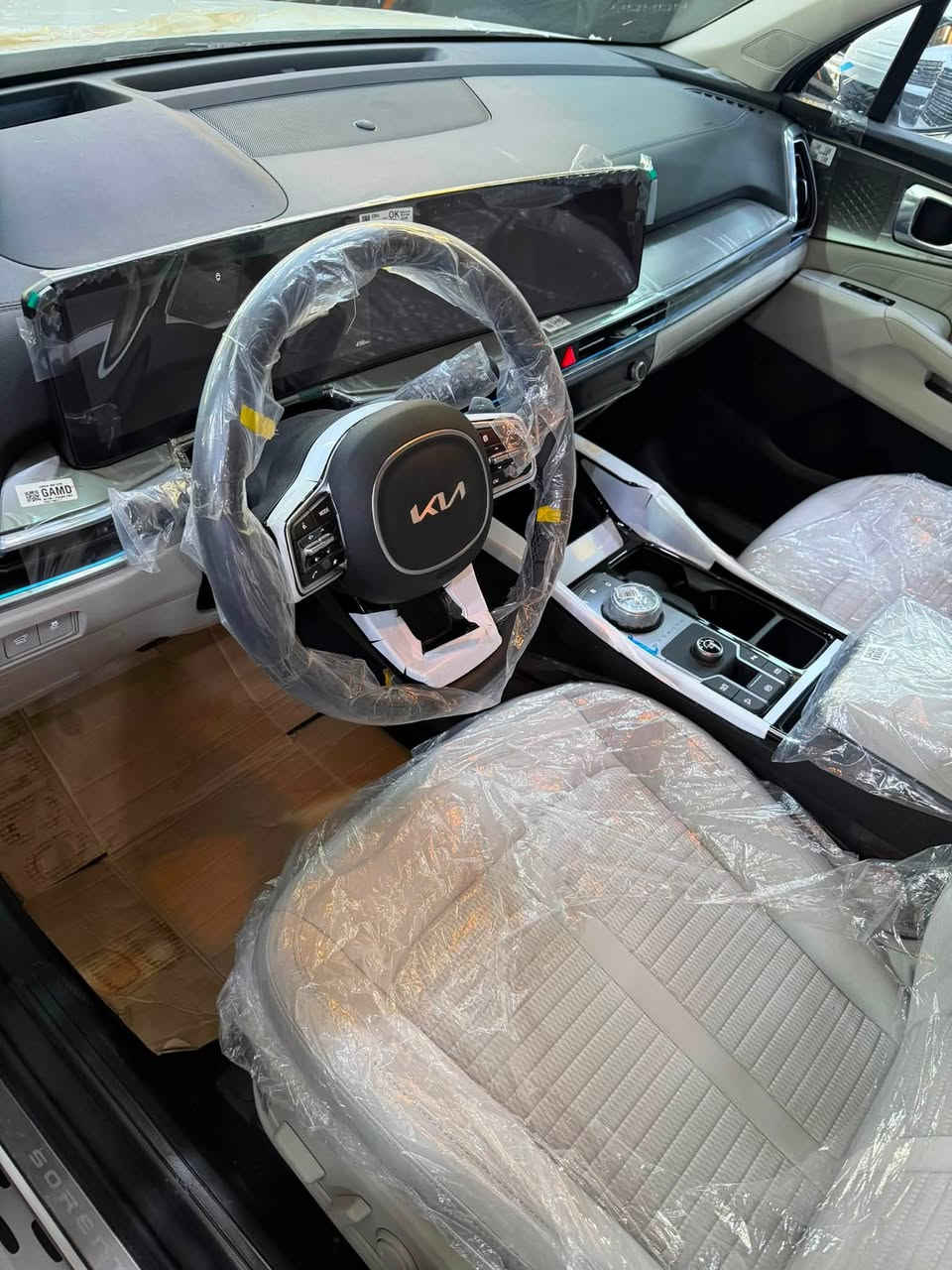 سورنتو خليجي
سورنتو خليجي زيرو 
محرك ٦ سلندر 
فول مواصفات ما عدا البنراما 
داتو شو كامره خلفيه بالجامه 
ويل جبير 
فول مواصفات 
زيرو وكاله نم 
السعر ٣٢٠ ورقه 
مكاني بغداد للتواصل ***********
