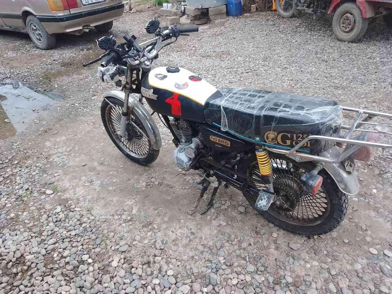 سافان موديل 24 للبيع 
محرك معمر جديد 
اسعر 425 وبي مجال 
للستفسار اتصل ***********
