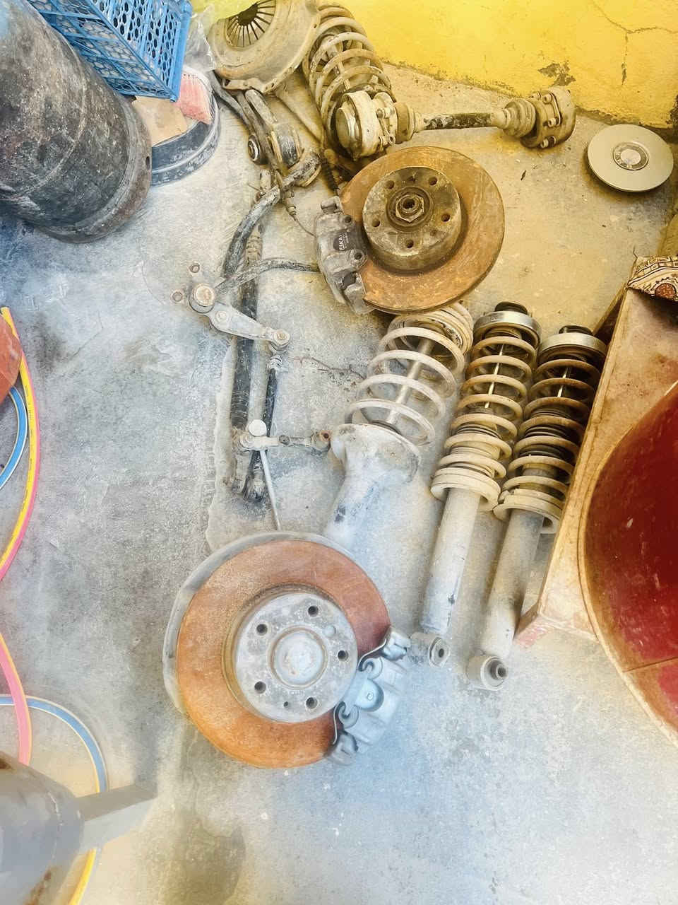 السلام وعليكم صدر امامي وخلفي بيم حجم 740 السعر 150
***********
