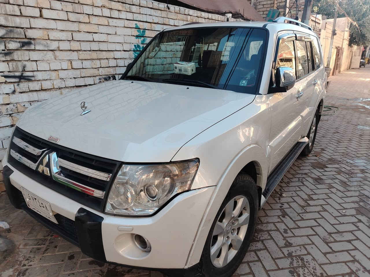 السلام عليكم للبيع باجير حبتو 2009 حجم المحرك 3000 المرغوب رقم بغداد باسمي لون صدفي السياره نضيفه مال بيت خليجي فور ويل كشنات جلد كهربائي تدفئه تبريد مسجل دمام شاشه اشاير بل مري شفط تحكم استيرن فتحه تبريد ثلاث قطع حساسات خلفيه السياره خير من الله بيها باب الجنطه مبدل واحد أصلي والجاملغ شويه السعر 127 هاتف ***********
