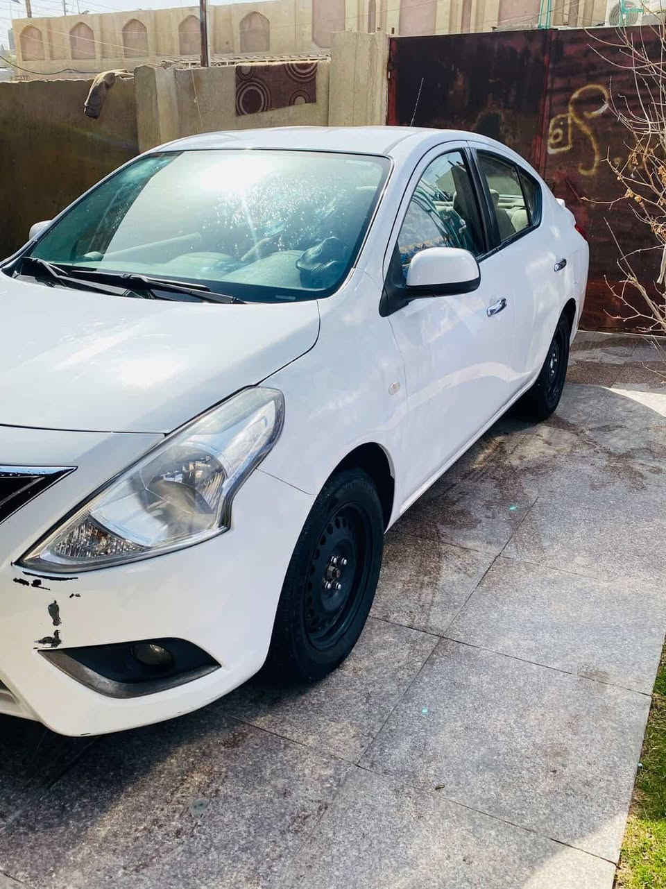 سلام عليكم
نيسان صني 2022

 هندي بليته زركه السياره كفاله عامه لا صبغ لا بارد لا تبديل
سنويتها  ما منتهيه سياره جديده واحله من الصور تبريد حداده جديده تخم تاير جديد

السعر 105 قفل قفل

البصره المعقل 

واتساب واتصال
***********
