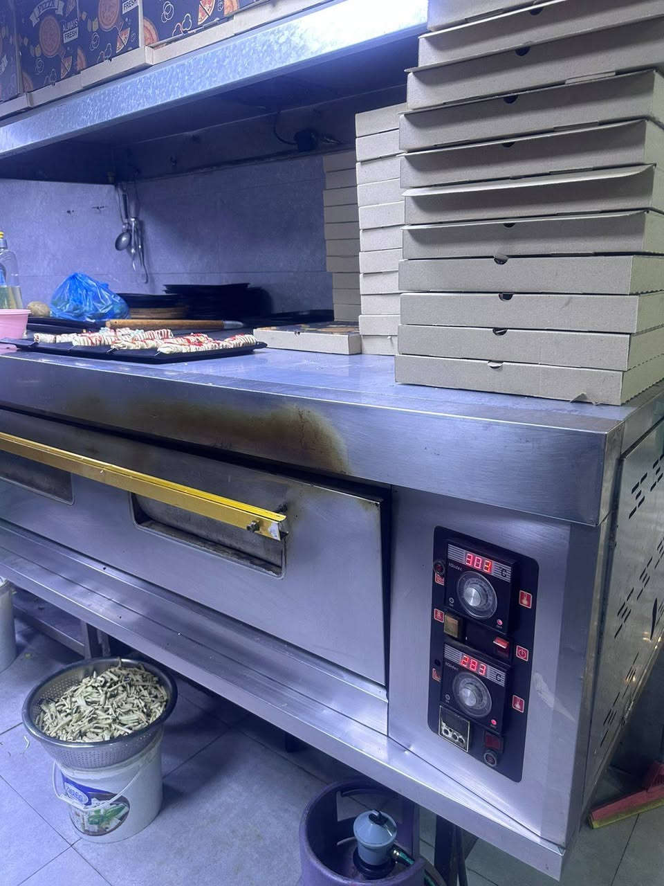 س
غراض مطعم للبيع كلمن وسعره
للاستفسار
***********
