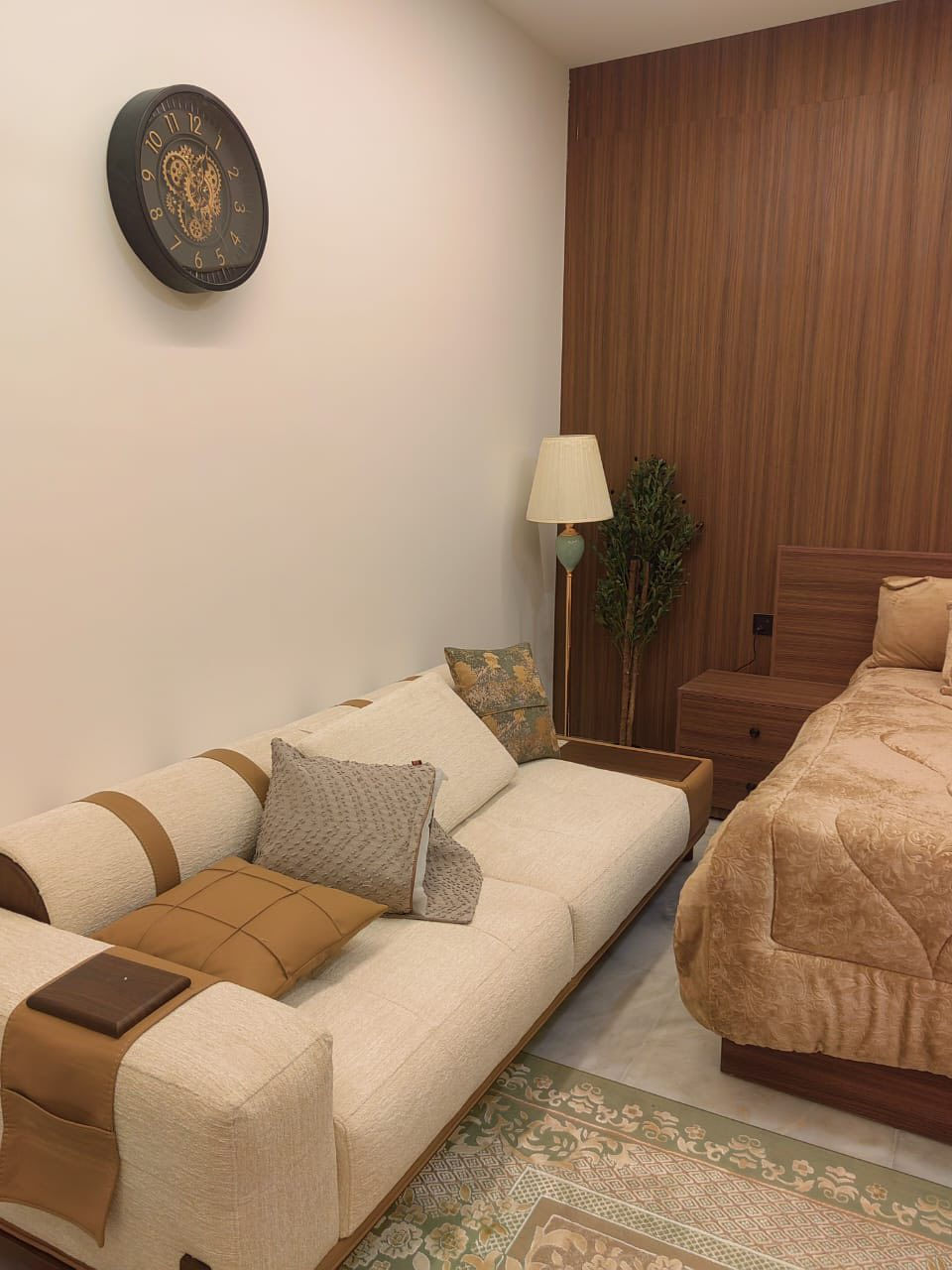 شقق حديثة مفروشة للأيجار
في الكرادة والجادرية 
***********
