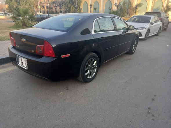 بسم الله الرحمن الرحيم.      شوفرليت ماليبو موديل  2012.خليجي مكفولة من الضربة والصبغ. كلين داخل لونين مطعم صاجات بيجي وجوزي بدون ايرباك  كشن السايق كهرباء تبريد وية السويج .كير محرك حدادية كهربائيات طخم تاير خير من الله السيارة جاهزة من كلشي....السعر..108.$.ورقة وبيها مجال بسيط..للإستفسار.....***********.. بغداد
