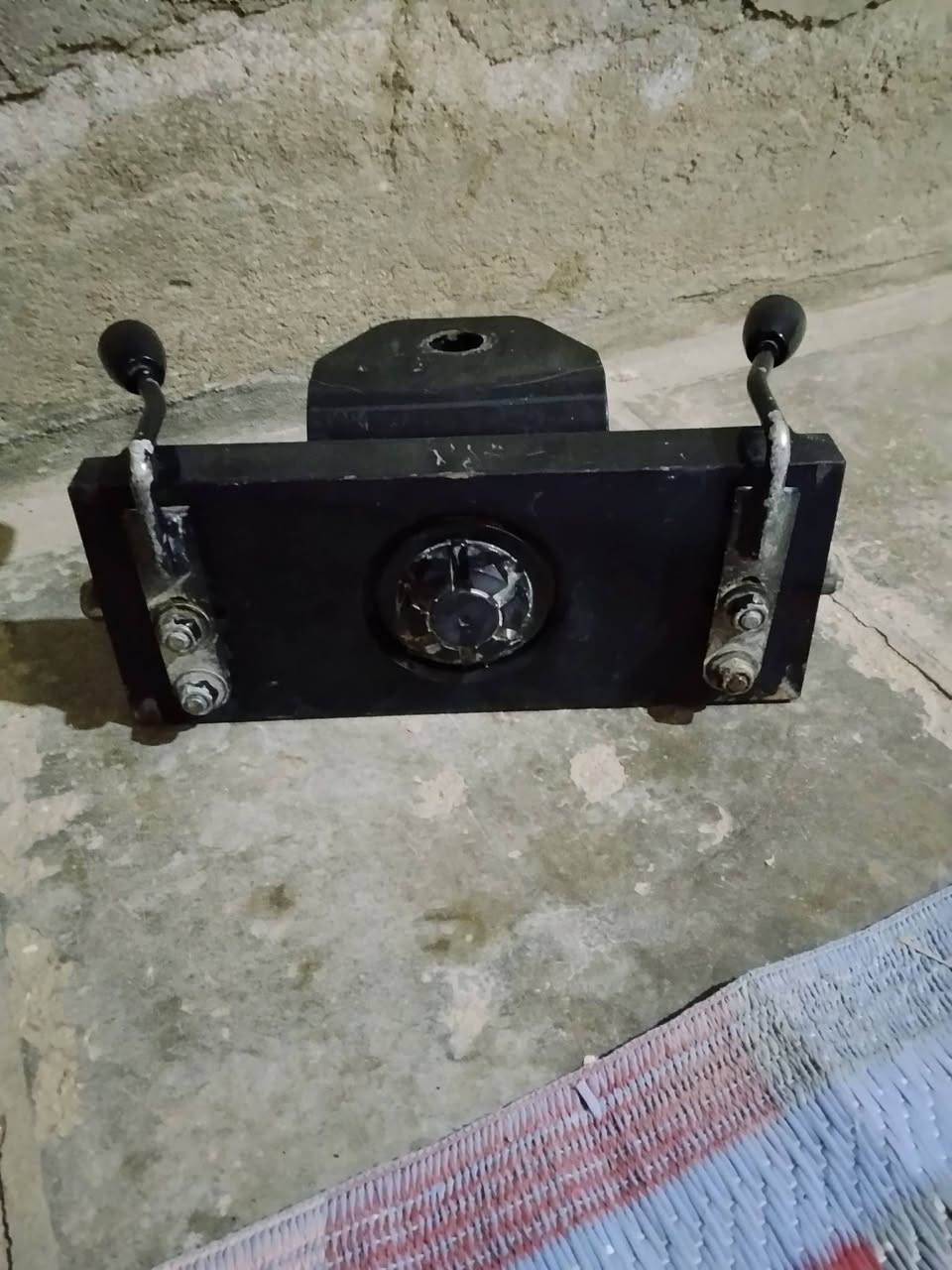 جرار للبيع الرقم ***********
