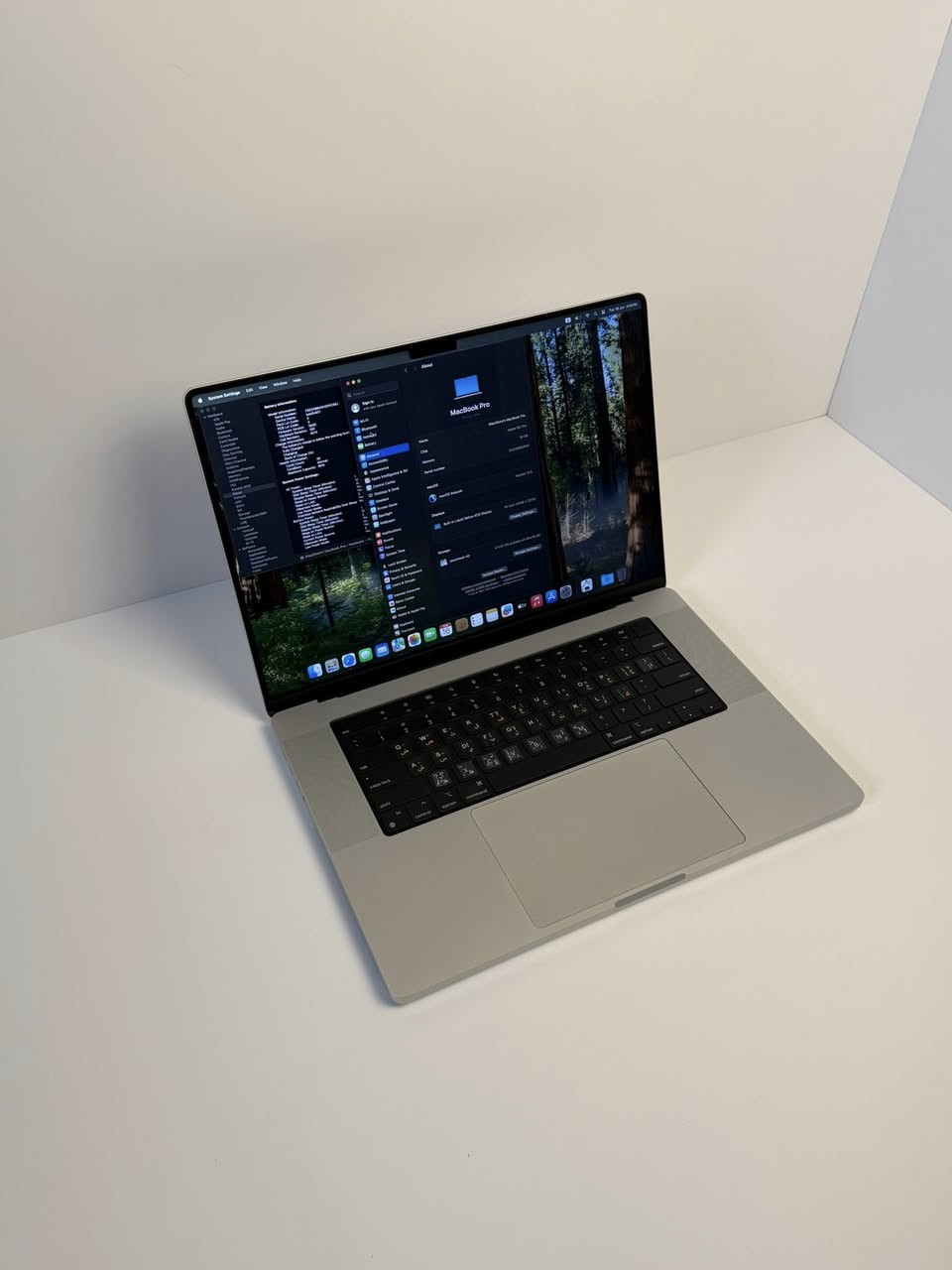 Macbook pro M2 pro
512 GB Hard
16 GB Ram
Battery 95%
Cycle 40
16,2 inch
Sliver 
الملحقات فقط شاحن نظافه 100% للتواصل 
***********
