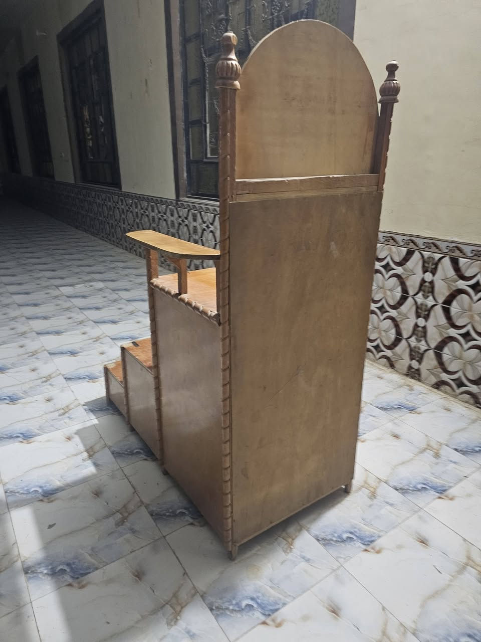 منبر للبيع السعر ١٥٠ وبيه مجال ***********
