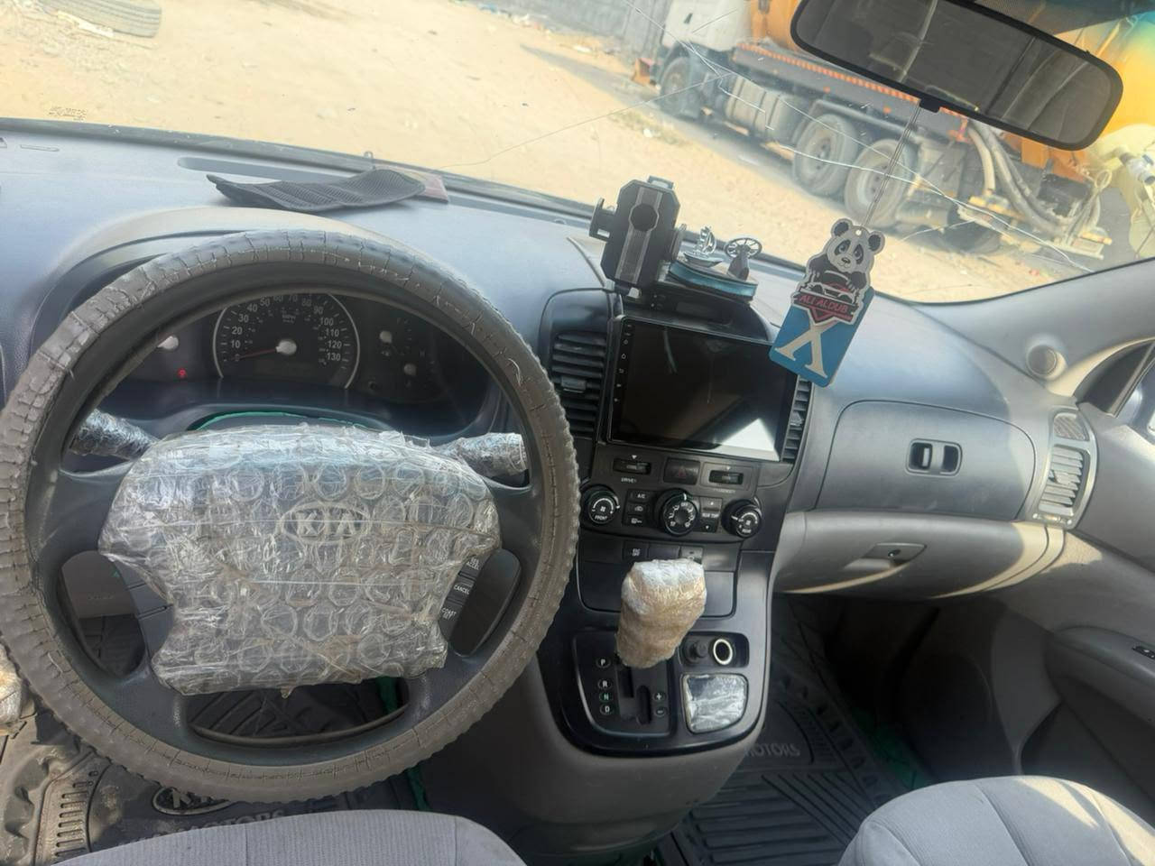 كيا سيدونه موديل 8 
سنويه ل27بغداد تتحول باي محافظه 
كير مكينه كفاله 
 تبريد 3قطع 
تحكم بلمري
شاشه اندر ويد
بيها باب مصبوغ ورشات جماليه
***********
