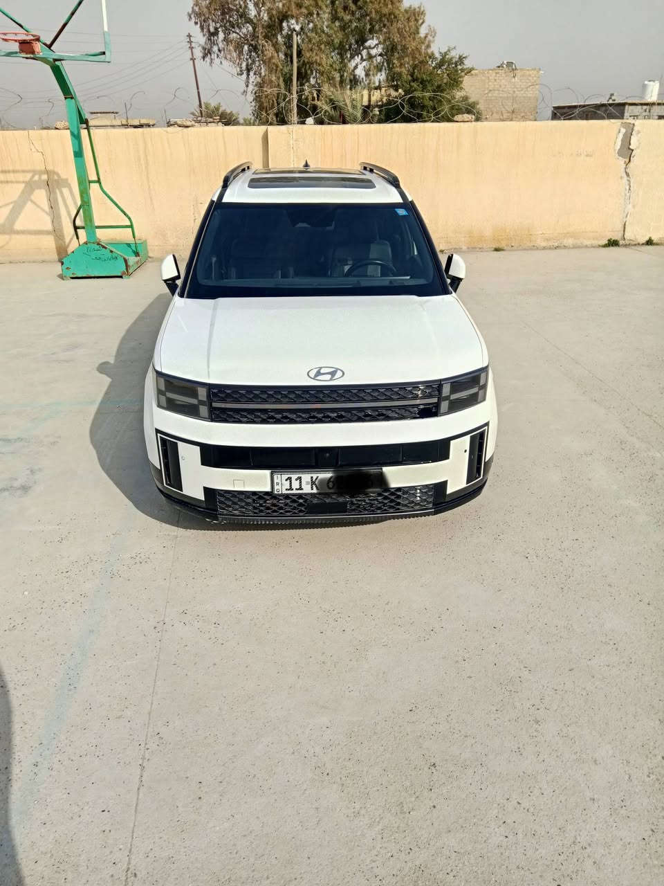 🚗🚗 2024 HYUNDAI SANTA FE – CALLIGRAPH أمريكي | أعلى فئة
🔧 حالة السيارة:
🚧 حادث — تبديل 2 قطع فقط
🔩 بنيد جملغ يسرى 
🚪 باب سائق ربع فقط 
🎈 أرباكة ستيرن + كشن طاك + برده جهة السائق 
✅ شرط مكفول شواصي 
اللغد جهة السائق فقط وغير واصل للقاعدة الدبل  للدبل فقط الفوق التاير 
✅ شرط راديترات تبريد + كبس أصلي غير متضرر
⚙️ المحرك:
🛠️ 2500  توربو
🔢  4 توربو سلندر
🌟🌟 المواصفات (CALLIGRAPHY – أعلى مواصفات):
📷📷 6 كاميرات محيطية
➕📹 إضافة كامرة رؤية خلفية (Dash Cam)
🔑 تشغيل بصمة للأبواب + تشغيل السيارة
🧳 فتح الصندوق الخلفي تلقائيًا عند الاقتراب
اضافة بصمة في الشاشة تتحكم بداخل السيارة تخزن حسب ماانت تريد شلون خزن الكراسي بس هذه البصمة للسيارة كله من كراسي من اضائة من بانروما من تبريد
🪑 داخلية جلد  اسود فحم 
👨‍👩‍👧‍👦 7 مقاعد
❄️🔥 الكراسي الأمامية تبريد وتدفئة
🔥 الكراسي الخلفية تدفئة كهرباء 
🔌 إضافة تايبسي  لشحن الموبايل الشحن السريع 
⚡ كراسي أمامية وخلفية كهرباء
🌬️ تبريد ثلاث مناطق:
❄️ أمامي
❄️ وسط
❄️ خلفي
🎛️ تحكم منفصل بتبريد الخلف
📺 شاشة 12 إنج لمس أصلية
📱 Android Auto
🍎 Apple CarPlay
🚨 رادارات أمامية + خلفية + جانبية للتنبيه
🛑 حساسات أمامية مع توقف ذاتي
🔄 حساسات خلفية مع توقف ذاتي عند الرجوع
💡 LED أمامي وخلفي
🛞 ويل كب رياضي أصلي قياس 20 
والتايرات رلفلاي 
🌤️ فتحتين سقف (أمامية + خلفية)
📲 شحن موبايل لاسلكي عدد 2
🚘 تقديم السيارة بالريموت
🤖 قيادة ذاتية بالازدحام الاطفاء الذاتي 
🛣️ نظام تحديد المسار
💺 خزن كرسي
↩️ رجوع الكرسي عند النزول
↪️ تقديم الكرسي عند غلق الباب
🛣️ ثلاث أنظمة قيادة
🎮 كير بالستيرن
🪞 مرايا جانبية شفط
🔄 تنطوي عند الرجوع
⚙️ تحكم كهربائي كامل
✨ إضاءة ترحيب عند الاقتراب
🔓 فتح تلقائي
🔒 غلق تلقائي
➕ مواصفات أكثر… السيارة غنية عن التعريف
📊 الممشى:
12 الف 
📍 الموقع:
 بغداد 
❌ مراوس كيا بيكم 
📞 للاتصال:
☎️ ***********
💬 واتساب متوفر
📸 إرسال صور الحادث للجادين فقط
