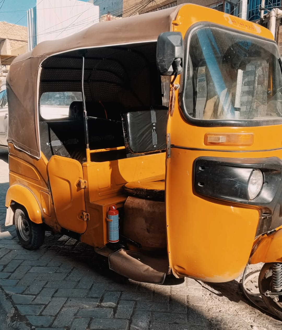 السلام عليكم تكتك موديل 21للبيع
رقم عربي شهر السادس
كبل للشارع 
لا تنقص ولا تبخير 
السعر ٦وربع مطلوبة ٤٠٠على المشتري 
العنوان بغداد مدينة الصدر 
الهاتف ***********
