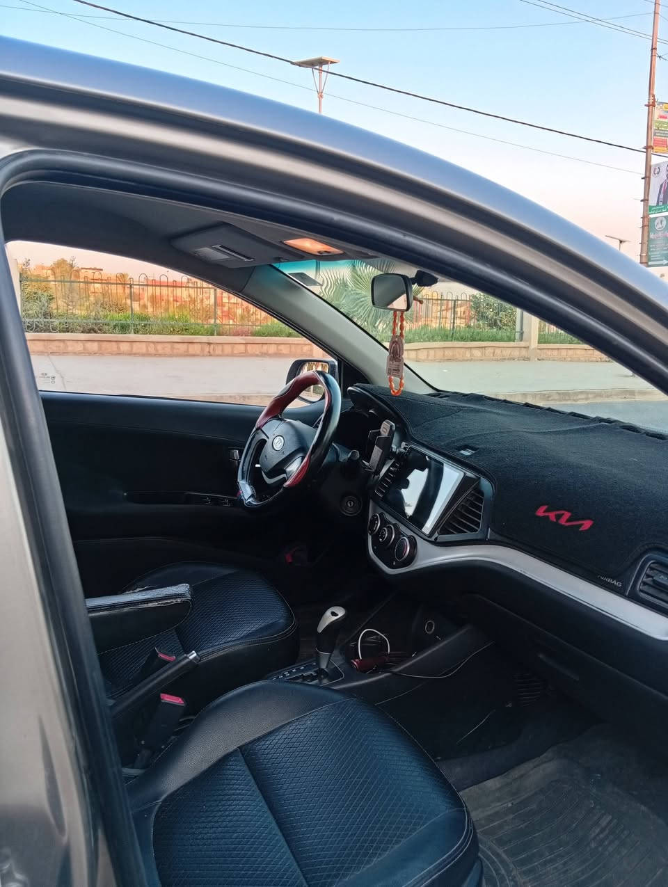 كيا بيكانتو 2012
رقم نينوى مسطره 
ظررها مبدل بوند وراس الجاملق بارد مبين بالصور
محرك صرف 
السعر 71 وبيها مجال 

***********
