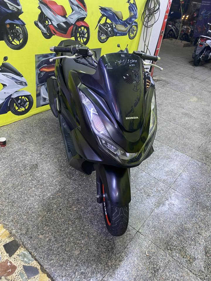 سلام عليكم
Pcx جيل رابع 
وارد كوري كفاله عامه ✅
ضمان مكينه وكفر 
نضافه فول 
ممشه قليل ✅
العنوان بغداد شارع الفلاح 
السعر 16.5$
***********
