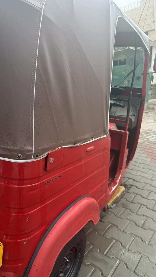 السلام عليكم ورحمة الله وبركاته
تكتك موديل 2017 رقم وسنوية بغداد
تحويل ثاني يوم .. التكتك مثل متشوفون جاهزه من كل النواحي
تشتري وتتوكل على باب الله ..
العنوان بغداد / الحسينية
***********
