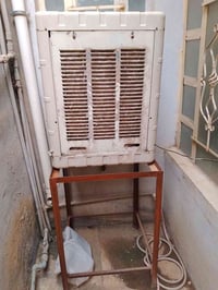 مبردة واحد نص للبيع هو والقاعدة اي عيب ما بي واتر بم جديد ماطور جديد ا...