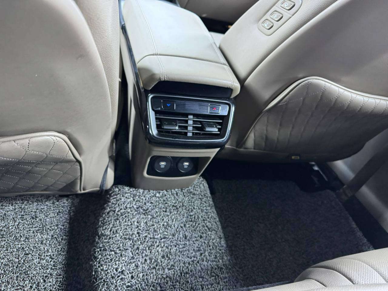 K8 هايبرد
VIP اعلى فئه 
رقم بغداد ب اسمي 
موديل 2023 
فول موصفات خمس كامرات خمس بصمات تشغيل ؏َـن بعد تقدمه وترجعه ؏َـن طريق البصمه وبعد بيه اهواي موصفات 
بيه قطعتين صبغ جاملغ خلفي جهه السايق وقبق جنطه 
السعر 180   وبيه مجال 
مكانه ديوانيه
للإستفسار ***********
