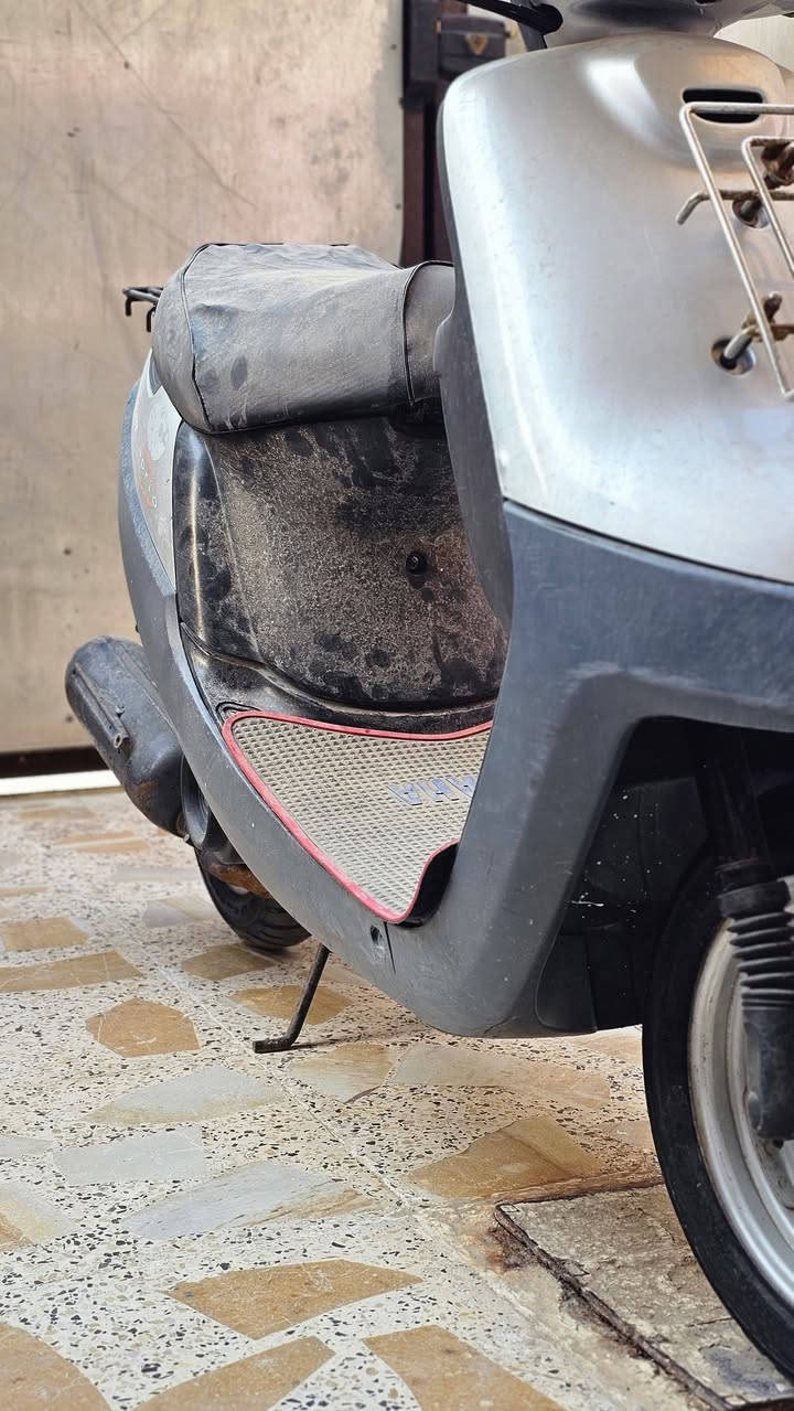 السلام عليكم دراجه زعره للبيع 60 مكفوله دراجه نظيفه اي نقص مابيه وغراضه كله اصلي لايت اصلي اشاير اصلي صفاحيات او ترايش اصلي خشم اصلي تايرات نظاف شرط الدراجه سلف هندر بأي وقت دراجه مال جناي البيع لعدم التفرغ الدراجه ناعمه واي صوت مابيه وكل خلل مابيه جاهزه من كلشي فقط بيه شخوط بالخشم وبالصفاحيات كما موظح بالصوره من اخذته هيج بيه وظايفله قبق هندر رياضي نيكل وكفرات اصلي وبيه فقط الكفر الامامي مرشوش كلير طبقه حمايه من اليابان وشايلن الزكات بس هوه اصلي اني فاتح الكفر وشايفه حبايب الشراي يتصل‎0787 546 2646 وخادم مكاني ديوانيه مركز حي الفرات السعر ب 550 وبيه مجال الي ماعنده ياخذه بلاش ترا غاسله قبل فتره وعايفه بالبيت لعدم التفرغ بالشغل
