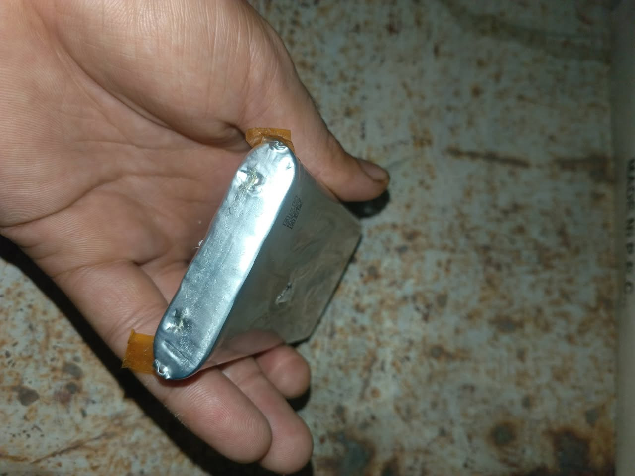 السلام عليكم 
بطارية ليثيوم بوليمر 
3.7V
10000mA
بيها ٣ ضربات مثل ما موضح بالصور 
البطارية استخدام سنة مال باور بنك

سعرها ١٠ الاف بدون التوصيل
اذا احد يريد يشتريها خل يتواصل وياي بلا زحمة


**إذا كنت صاحب هذا الإعلان وتريد حذفه لأي سبب، رجاءا أرسل رسالة إلى الدعم الفني**