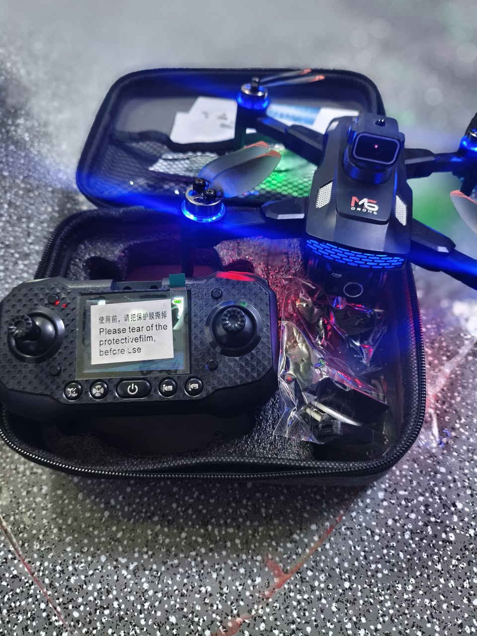 درون M6. جديد تصوير 4k جوزتك شاشه. يزود برام. وياه رام  وفلاش كامل ملحقات ب45الف مع توصيل. ***********
