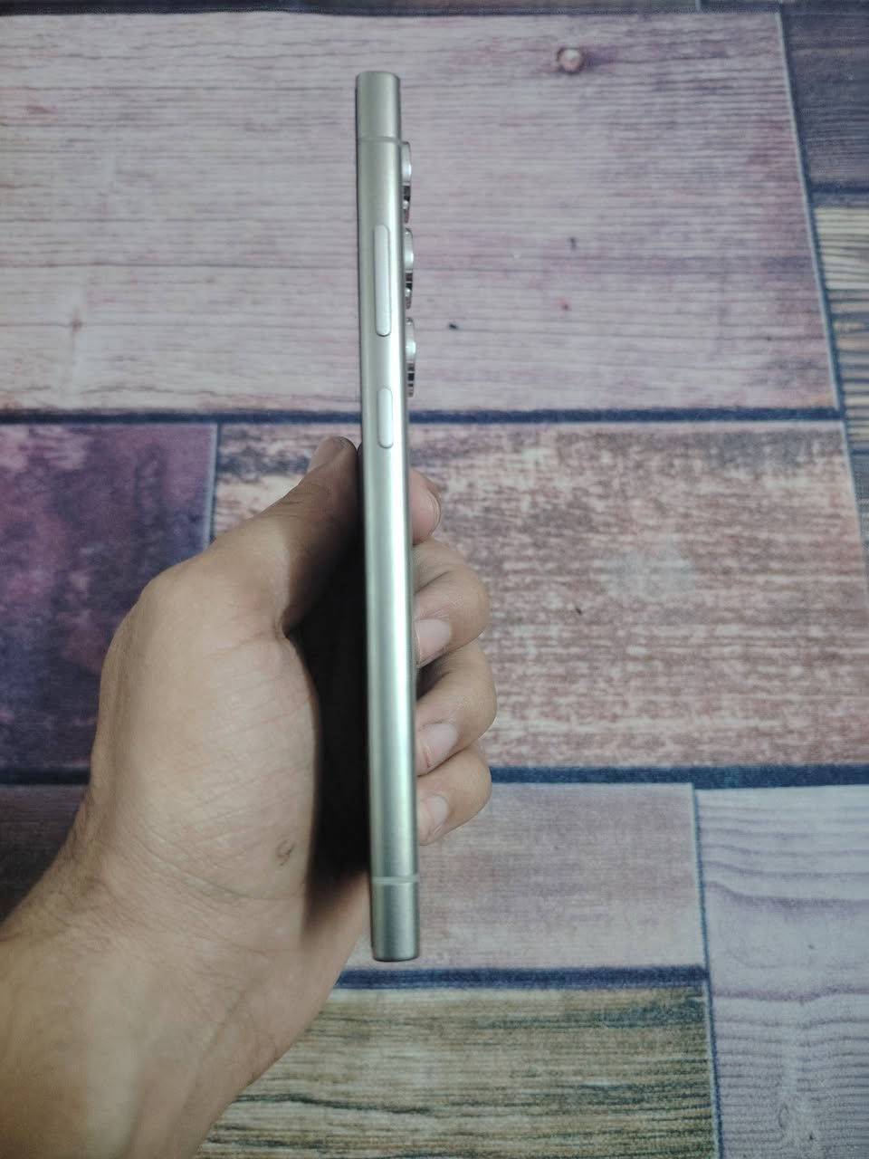 السلام عليكم
من رخصة الادمن 
 جهاز أس 24 آلترا للبيع 
الجهاز ضمان سنتين 
مع كارت وكالة الجبال 
 ضمان استبدال الشاشة 
استخدام شهرين اخذتة بشهر العاشر 
 مكاني بغداد 
سعر مليون 
*********** 
مايعجبك السعر اعبر المنشور والله يرزق الجميع
