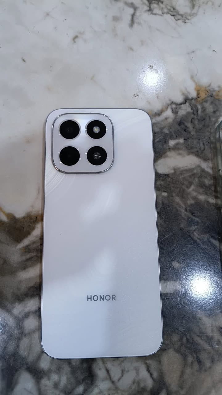 سلام عليكم شباب Honor x6c جهاز نضيف استعمال يومين بس ذاكره 128 مرتب خلقه واخلاق سعره 140 وبي مجال تواصل على رقم ***********

