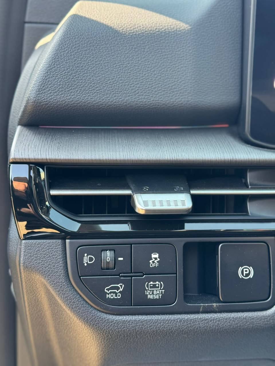 فرصة رمضان! سبورتاج موديل حديث بسعر مميز 💥
لو نفسك في كيا سبورتاج جديد – موديل قوي، تصميم جذّاب، وتقنيات حديثة —
فـ ده الوقت المناسب✨
سبورتاج 2025 فول أوبشن وكمان متاح منها استلام فوري من معرض الكابتن

🌞 فتحة سقف بانوراما – 🛋️ فرش جلد – 💺 كراسي كهرباء (تسخين وتبريد) – 🧳 شنطة كهرباء – 🪞 مرايات ضم كهرباء + نقطة عمياء – 📷 كاميرا خلفية + حساسات أمامية وخلفية – 🔥 تسخين طاره
🌙 الكابتن بيقولك رمضان كريم

📞 للاستفسار والحجز:
01090577062
معرض الكابتن – خبرة أكتر من 25 سنة


**إذا كنت صاحب هذا الإعلان وتريد حذفه لأي سبب، رجاءا أرسل رسالة إلى الدعم الفني**