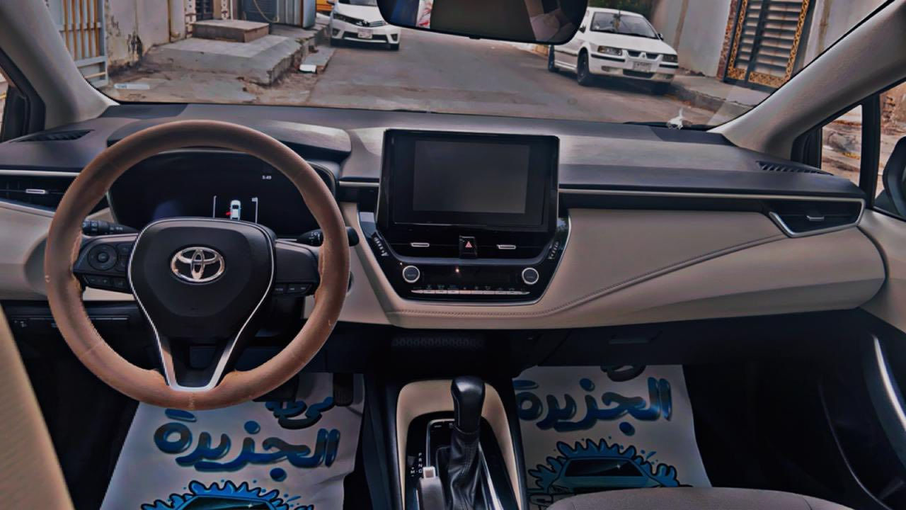 السلام عليكم
كورلا خليجي 2023 كفاله عامه 

بانزين 🇯🇵

داخل الضمان ساز / 100 ألف أو 3 سنوات 

فول ما عدا الفتحه 

محرك 1800

بصمه تشغيل    عدد  2

بصمه ابواب 

ترحيب عند الاقتراب 

حساس أمامي خلفي

4 جام اوتو 

3 وظعيات قيادة 

عدسات لد  كشاف لد

جنطه كهرباء 

غرفه لونين

مرايه شفط

كامره

مرايه وسطيه تعتيم 

تبريد شاشه... قطعتين 

تحكم ستيرن جهتين 

عداد تجيتل

شاشه أبل كاربلي 

واير لس

سنويه           2028

رقم أربيل  22

السياره باسمي / تحويل ثاني يوم ...

بيهة رصعتين 

ماشيه 60الف

السعر 180

مكاني بغداد 

تواصل  ***********
