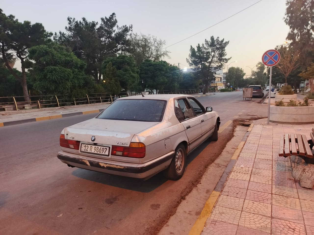 بلادي بلادي بلادي
السلام عليكم BMW 735i   سنويه وبليته
السياره مامصبوغه وصبغها مقحل 
كير محرك شرط 
تبريد شرط ثلج 
تحويل مباشر 
رقم انكليزي 
السياره عايزها ترتيبات بسيطه 
مكان السياره موصل ايسر حي السكر 
السعر 43$
***********
