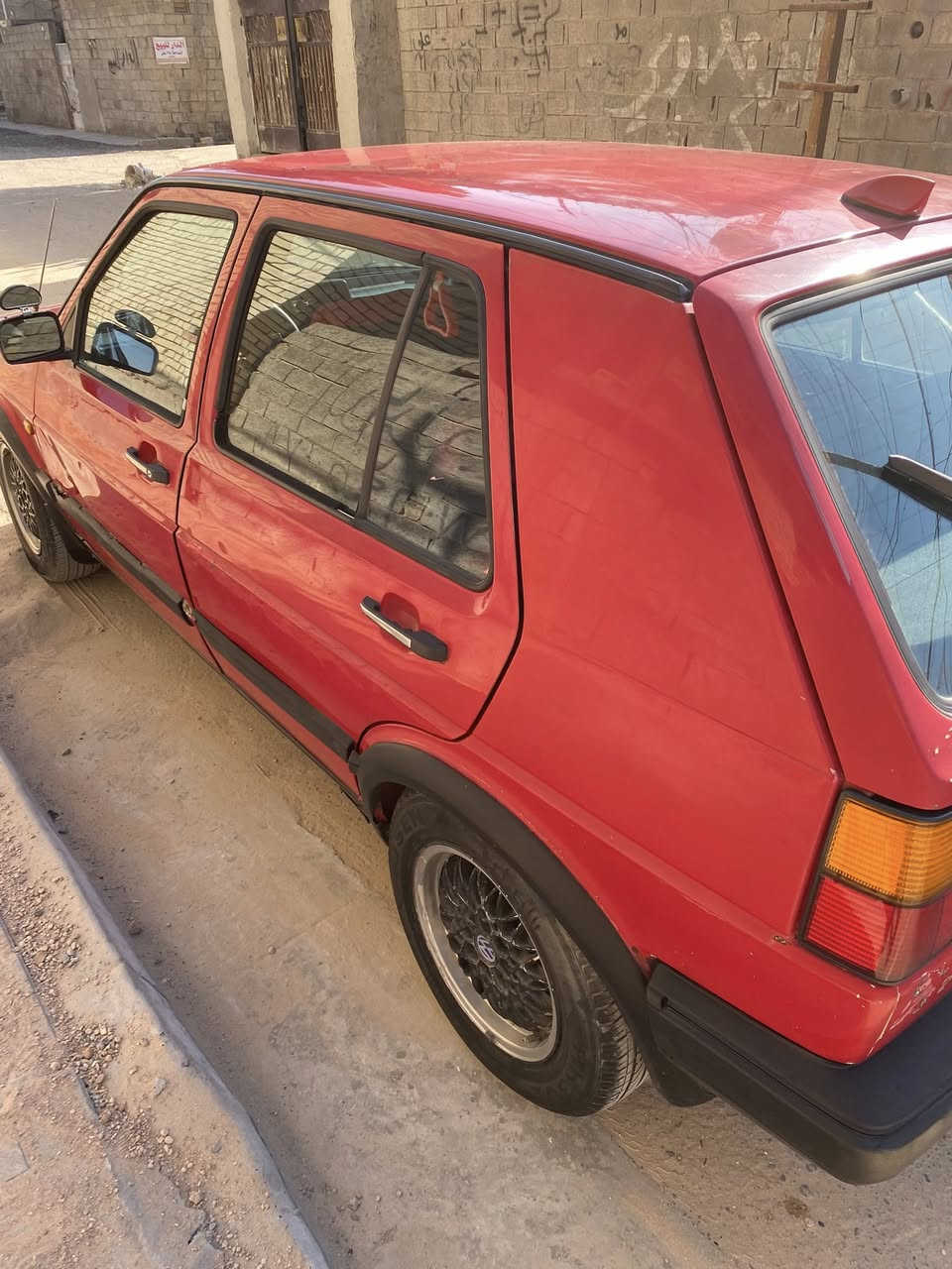 السلام عليكم كولف موديل 92سياره بلاديه لا ضربه ولا صبغ ولا خياس أوربي كير عادي رقم بغداد حاىز ثالث وكاله فقط مكان بغداد حي اور  رقم الموبايل *********** اسعر 28
