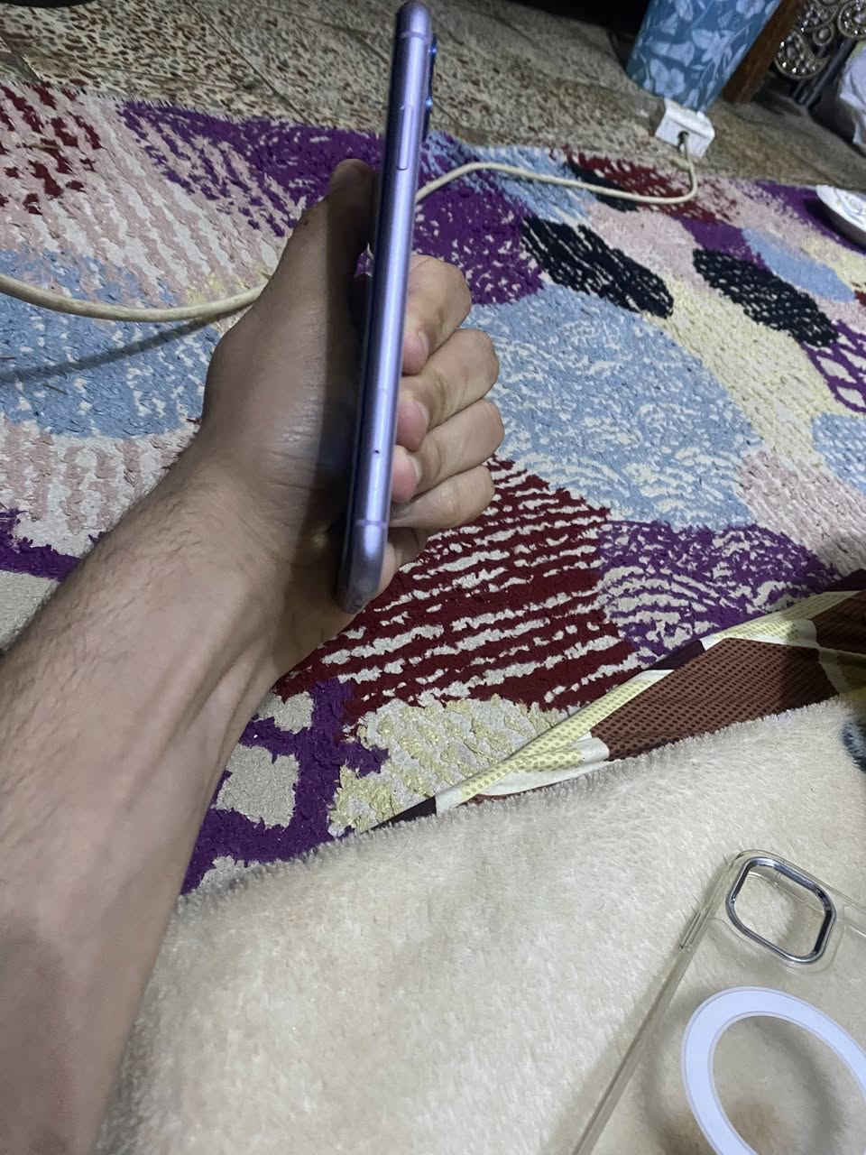 أفون 11عادي الجهاز فقط مبدل شاشه وبطارية أصليات فقط الرقم *********** التواصل فقط واتساب  المكان دورت ميكانيك السعر 150 وبي مجال
