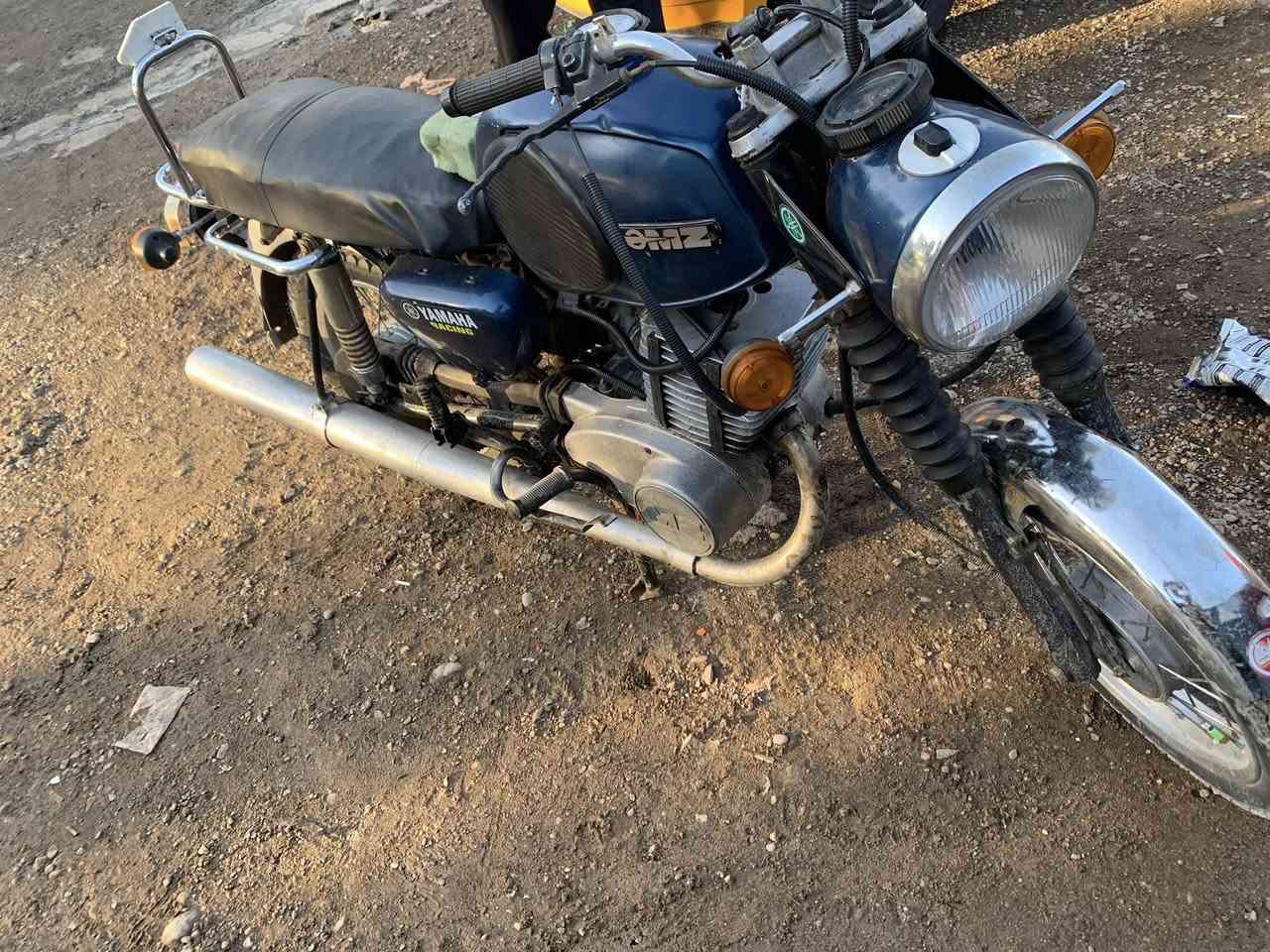 دراجة امزت 81 نضيفه يرادلها سبرنك مال هندر معروضه بمليون و١٠٠   وبيها مجال قليل العنوان بغداد الكرخ غير متواجد عل الفيس الشراي يخابر وبي خير ويدلل
***********
***********
