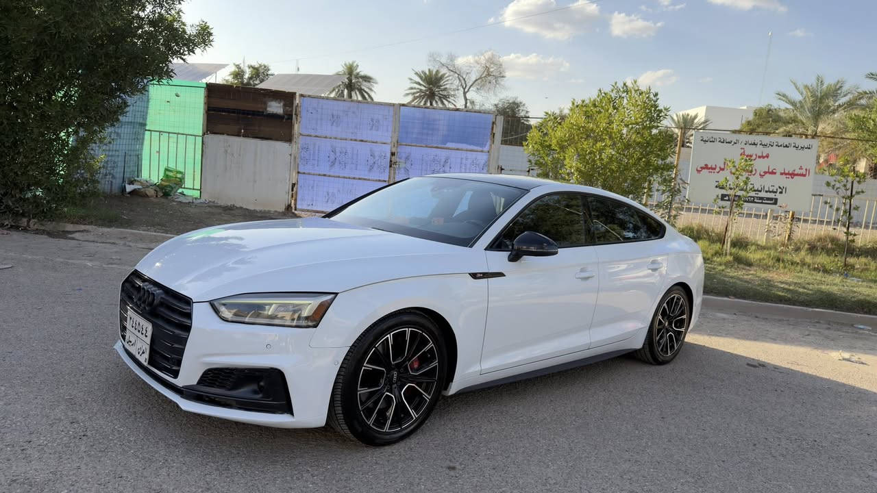 للبيع او مراوس اودي s5 quatro prestige اعلى مواصفات 
 موديل :٢٠١٩ 
السيارة ٤١٠ حصان معدلة شي بسيط بعمان 
الممشى :٦٩ الف كيلو 
وارد كندي كلين تايتل 
المحرك : ٦ سلندر تون باور تيربو 
السيارة داخل كله كاربون وشاموا 
فتحت سقف 
عداد دجتل 
داتا شو 
تحديد مسار 
قيادة ذاتيه 
كامرات وحساسات ٣٦٠ درجه 
تثبيت سرعه 
اكزوز سستم وكاله بلادي 
نقاط عمياء
دخول ذكي 
عدسات اماميه ورادارات 
انارة داخليه متغيرة الوان 
سيارة مسويلها صيانه عامه وصدر امامي وخلفي ودبلات كله جديد وتخم ويالة وتايرات جديد 
وباقي بيها هواي مواصفات
السعر :26 الف دولار وبيها مجال 
للاستفسار ***********
