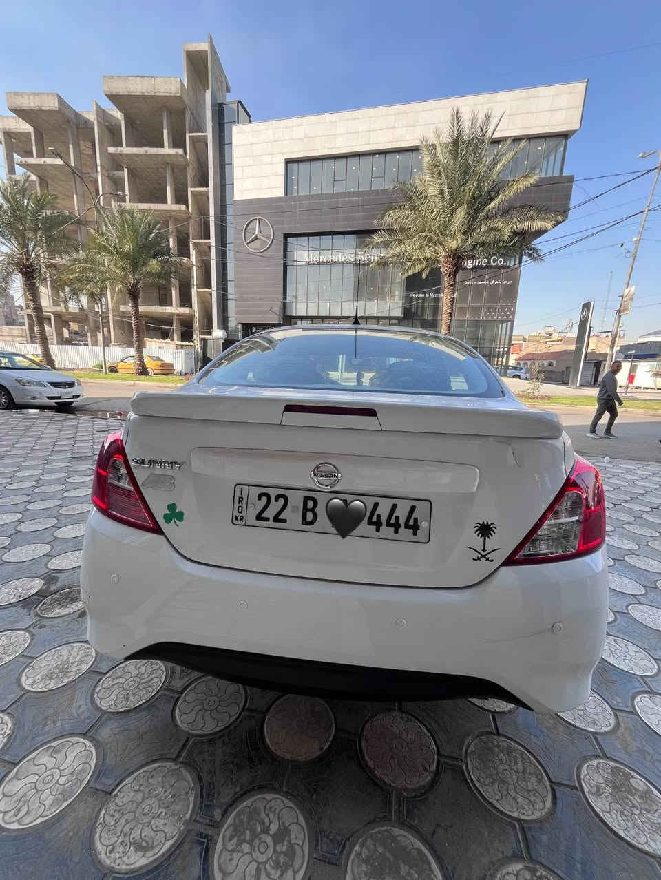 السلام عليكم
نيسان سني هندي 2022 
رقم اربيل الدولي سنويه باسمي تحويل ثاني يوم 

بيهة جاملغ خلفي ربعه حار عكس السايق والامامي بي بارد
وبعض الملاحضات بسيطه 
 
تبريد ثلج ✅
مكينه وكير مكفولات ✅
شاصي لغود مكفولات ✅
دواخل مكفوله ✅

موقع سياره كرادة او عامريه 
  ***********
سياره ماشيه 84،000 كيلو
( سعر 120$) بيه مجال بسيط
