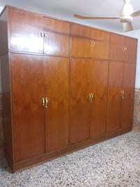كنتور 6 ابواب ملحق داخل وخارج صاج تزكام مستعمل ارتفاع مترين و60 سم عرض...
