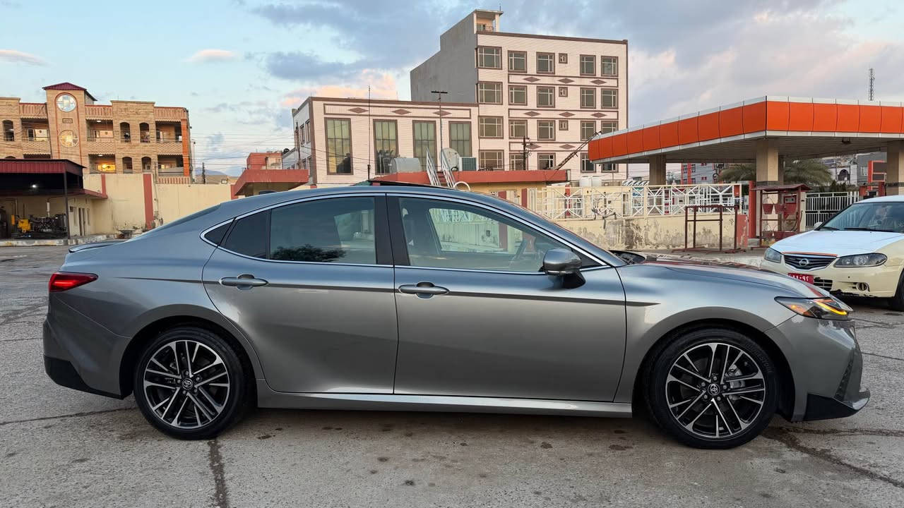 كامرى وارد امريكى
موديل2025
ضرر سيارة بي ثلاث قطع صبغ بدون شواصي
سيارة ماشية 11 الف 
سيارة جاهزة مابي اي نقص 
موصفات سيارة xle
بانرواما تشغيل عن بعد موبايل وايرليس كشنان جلد 
شاشة كابير دبل سكرتير دبل عدسات 
سيارة فول 
مكان سيارة عقرة
***********مجال🔥😳 Singapore
