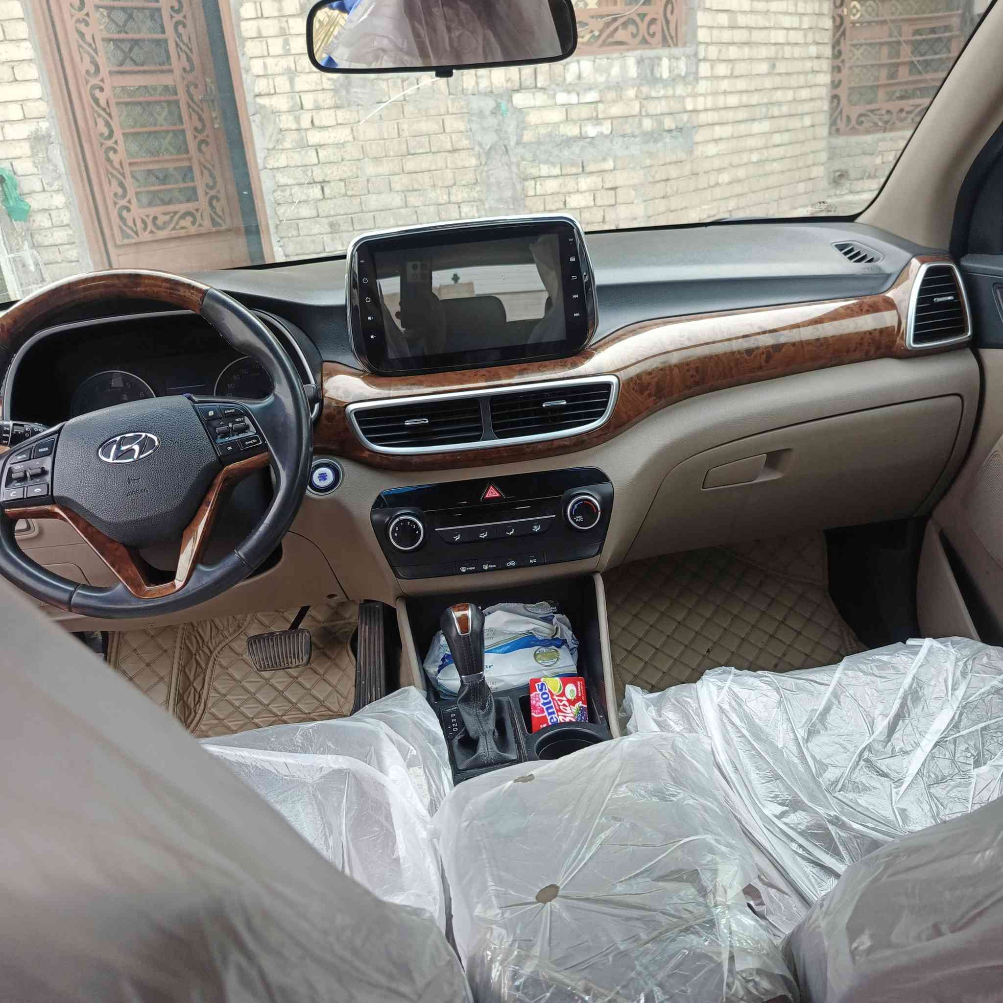 سلام عليكم للبيع توسان ٢٠٢٠ مكفوله ماعده بارد باب اسايق فول مواصفات ماعده البنورامه بسمي شخصيان تحويل ثاني يوم ماشيه ٧٨ الف حقيقي هاتف ***********
