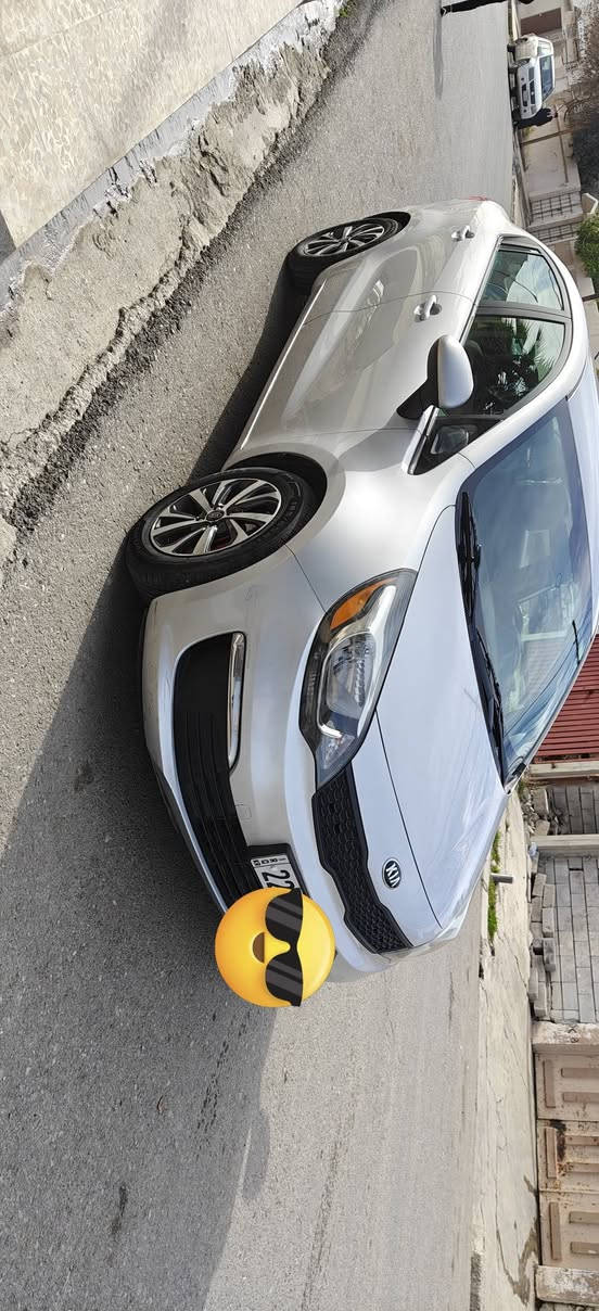 ريو 2017 امريكي 
محرك 16 شرط مامفتوح 
كير AT شرط 
السيارة ماشيه 55 الف 
بدون صبغ  حتى الدعاميات  بدون تبديل كلها كود واحد بيها بارد قليل 
بجمعا كبس مامفتوح بي برغي شرط 
ضررها مال امريكا بالحوض الخلفي خفيف 
طخم تايرات جديد 
بطارية قبل شهر بدلتها 
بيها داشكام اوربي 4k
هزة وفحص جديد وسنوية الى 2030 باسمي شرط التحويل 
كوبون الكتروني باسمي انطيك منو نسخة الى وقت التحويل وتطلع كوبون باسمك اخذو 
السعر 103
للاستفسار ***********  او على الخاص 
رجاءاً اللي مايعجبو المنشور يصلي عالنبي ويتوكل الله يسهل امر الجميع
