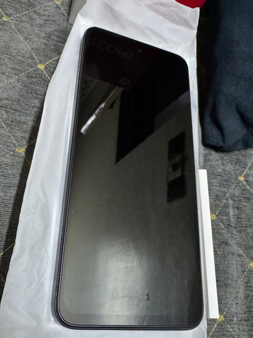 ريدمي x13 ذاكره 256 جهاز صارله شهرين من اخذته بعده جديد مكفول من اي شي اخذته 210 حالين عارضه 150 مكاني بلديات ***********
