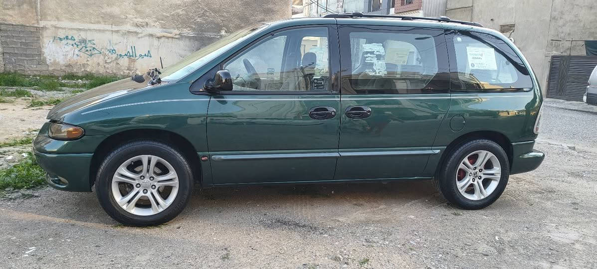 دوج كرفان موديل 1998 كير محرك كامري تبريد شغال رقم سليمانيه سنويه جديده كهربائياتها كلها شغاله وتبريدقطعه صدر امامي خلفي جديد تخم تايرات جديده سياره صبغ عام بدون ضرر وخياس لايتات زينون سياره جديده متعوب عليها مكان سياره بكركوك سعرها 50 بيها مجال بسيط ***********
